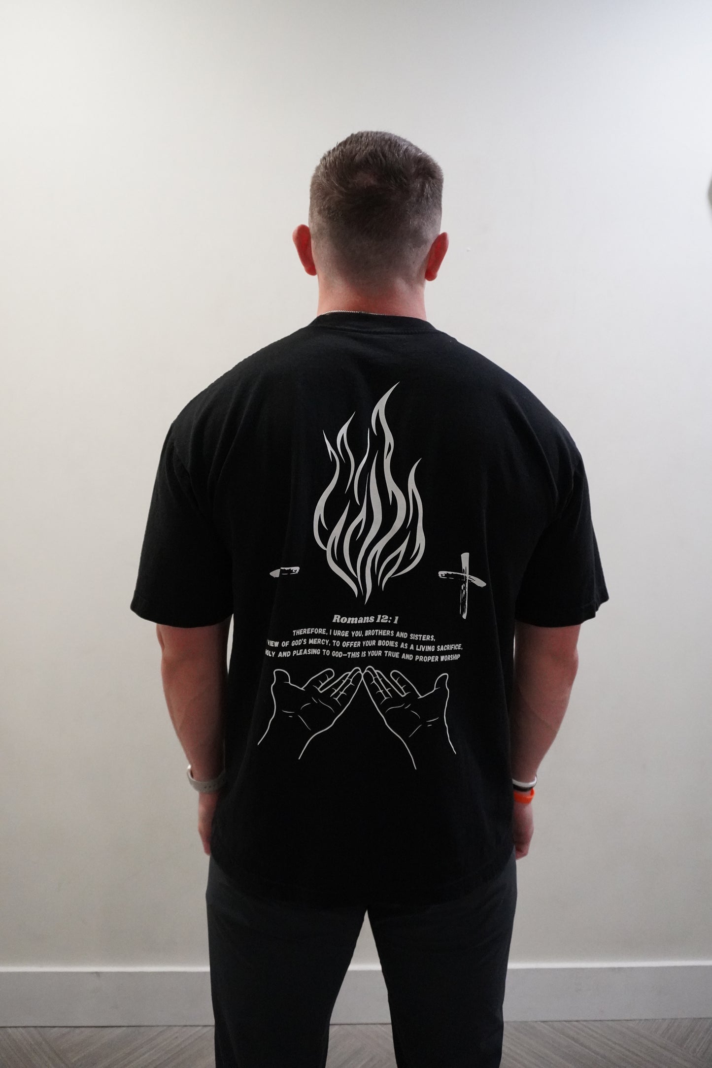 Romans 12:1 Black Tee – DP #002
