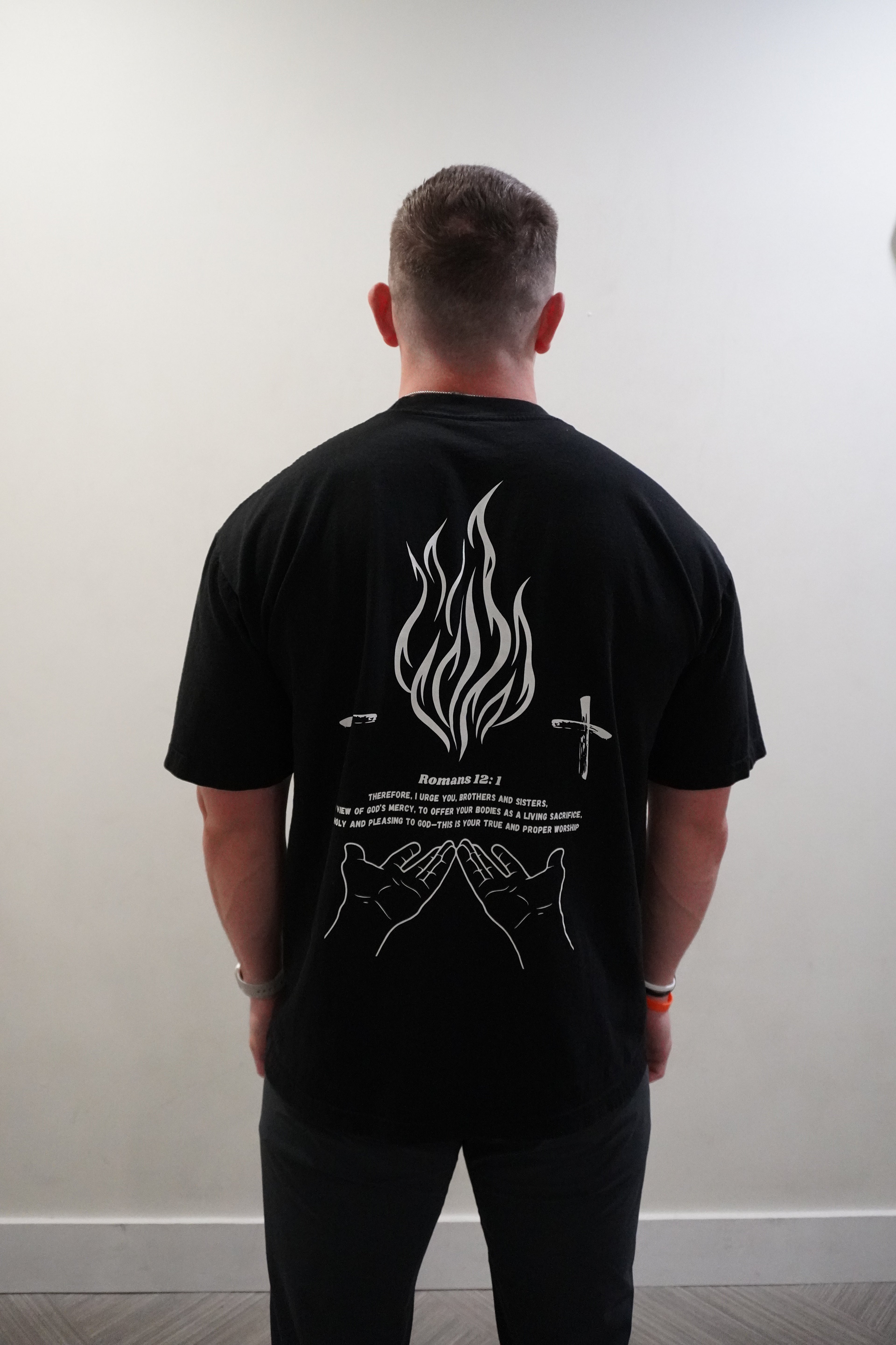 Romans 12:1 Black Tee – DP #002